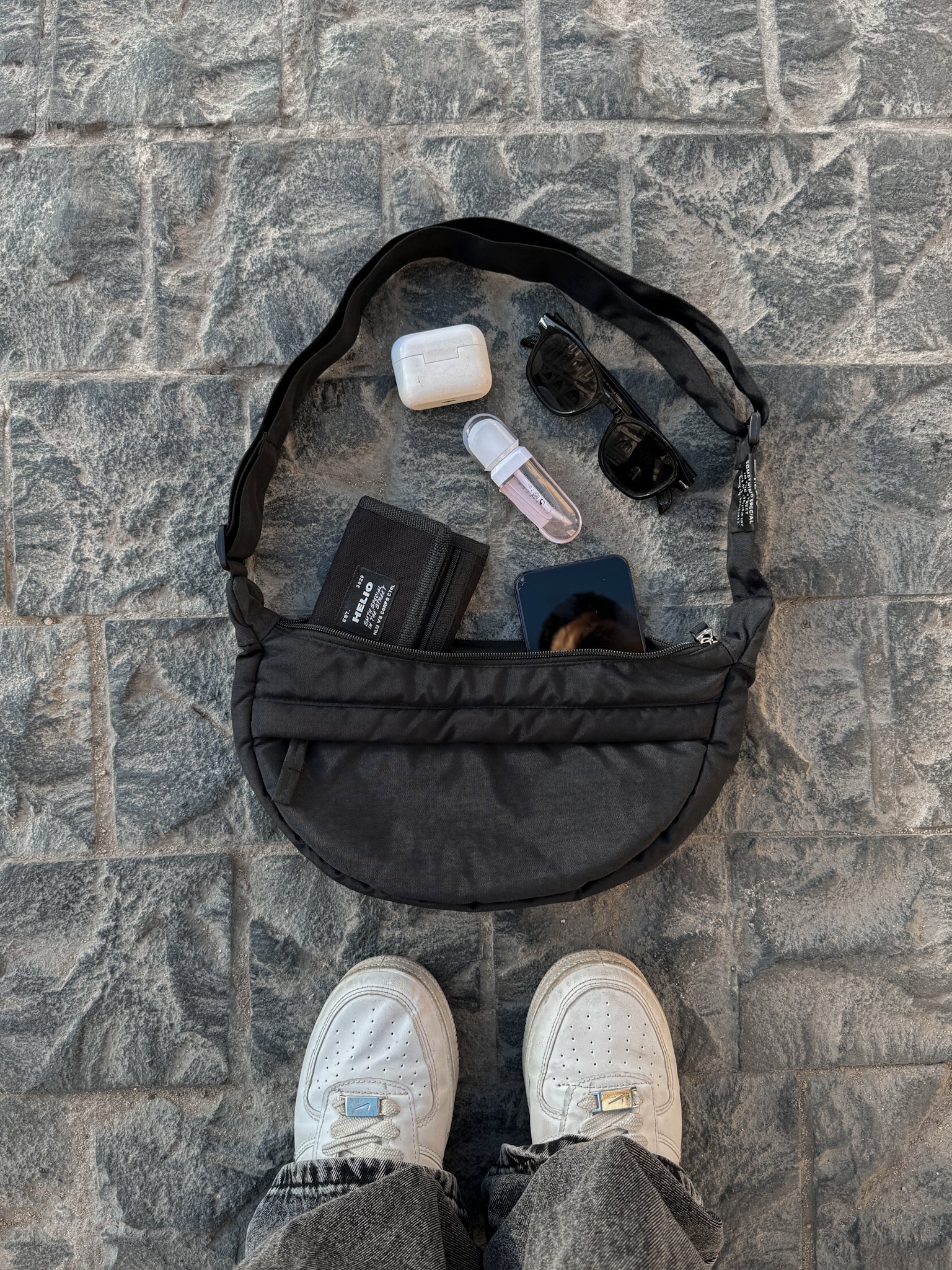 HELIO- DUMPLING BAG BLACK