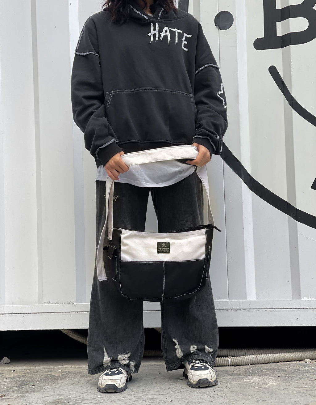 HELIO- HELIO & STITCH BLACK X OFFWHITE