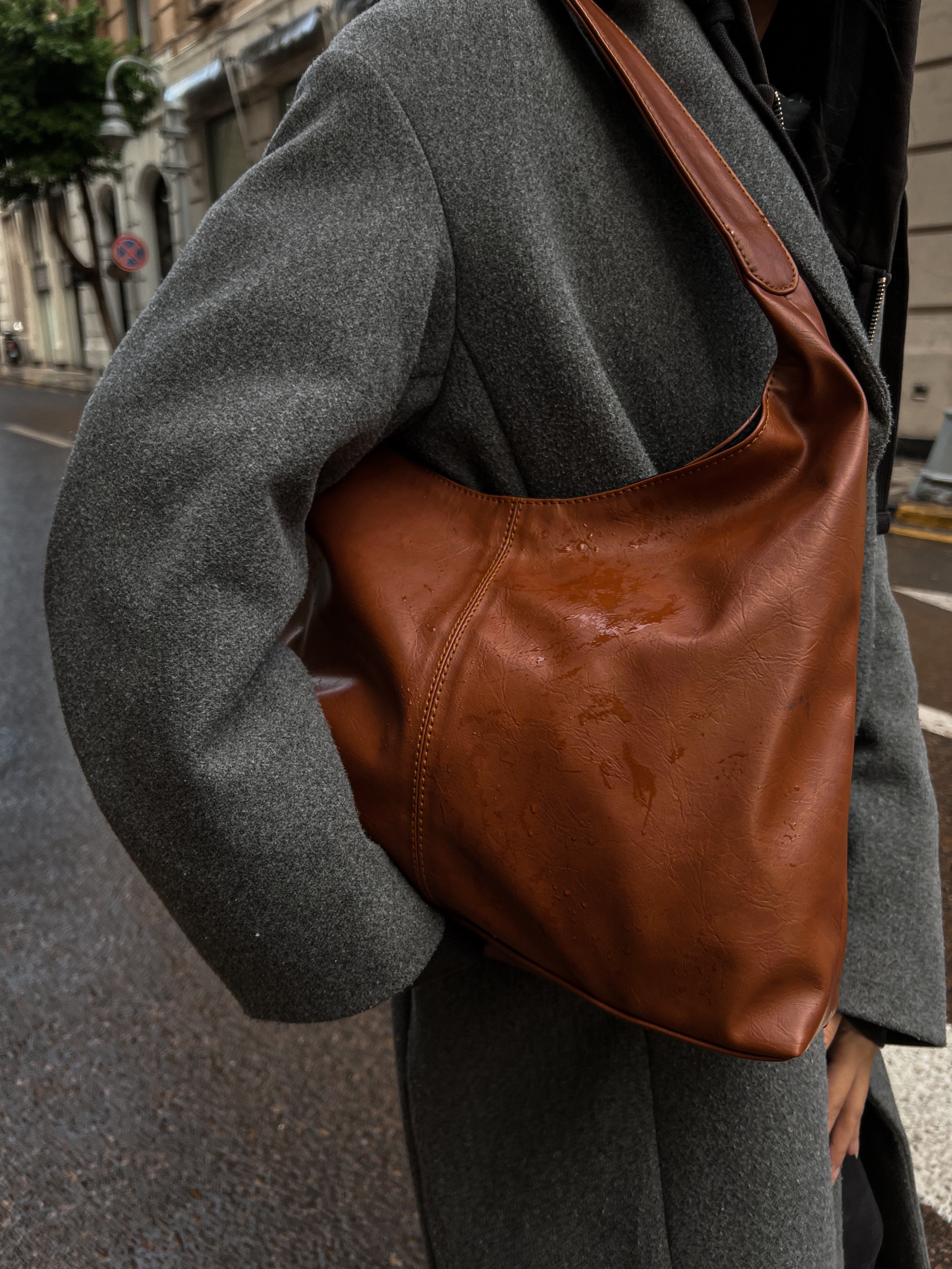 HELIO- HOBO BAG CARAMEL BROWN