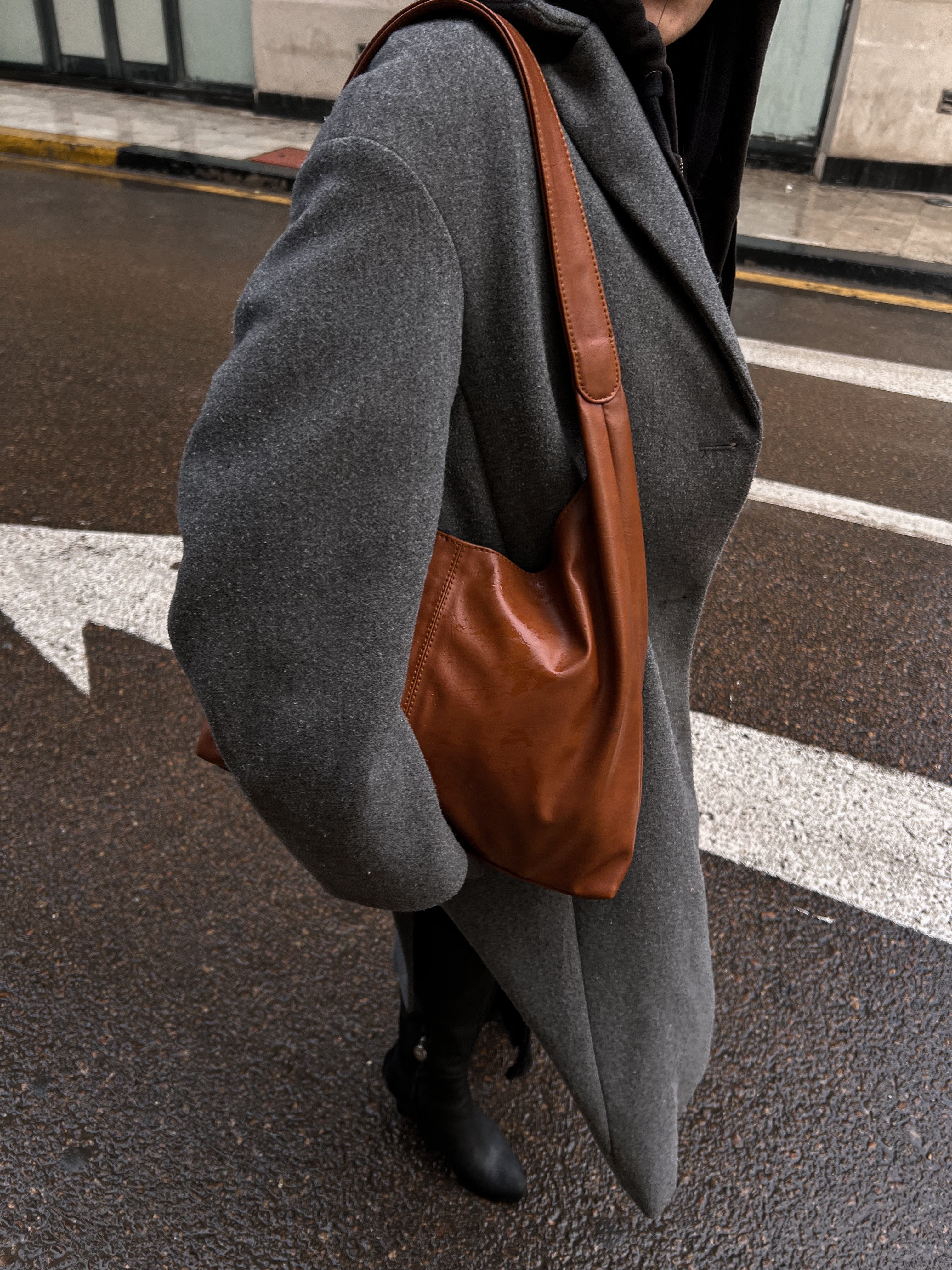 HELIO- HOBO BAG CARAMEL BROWN