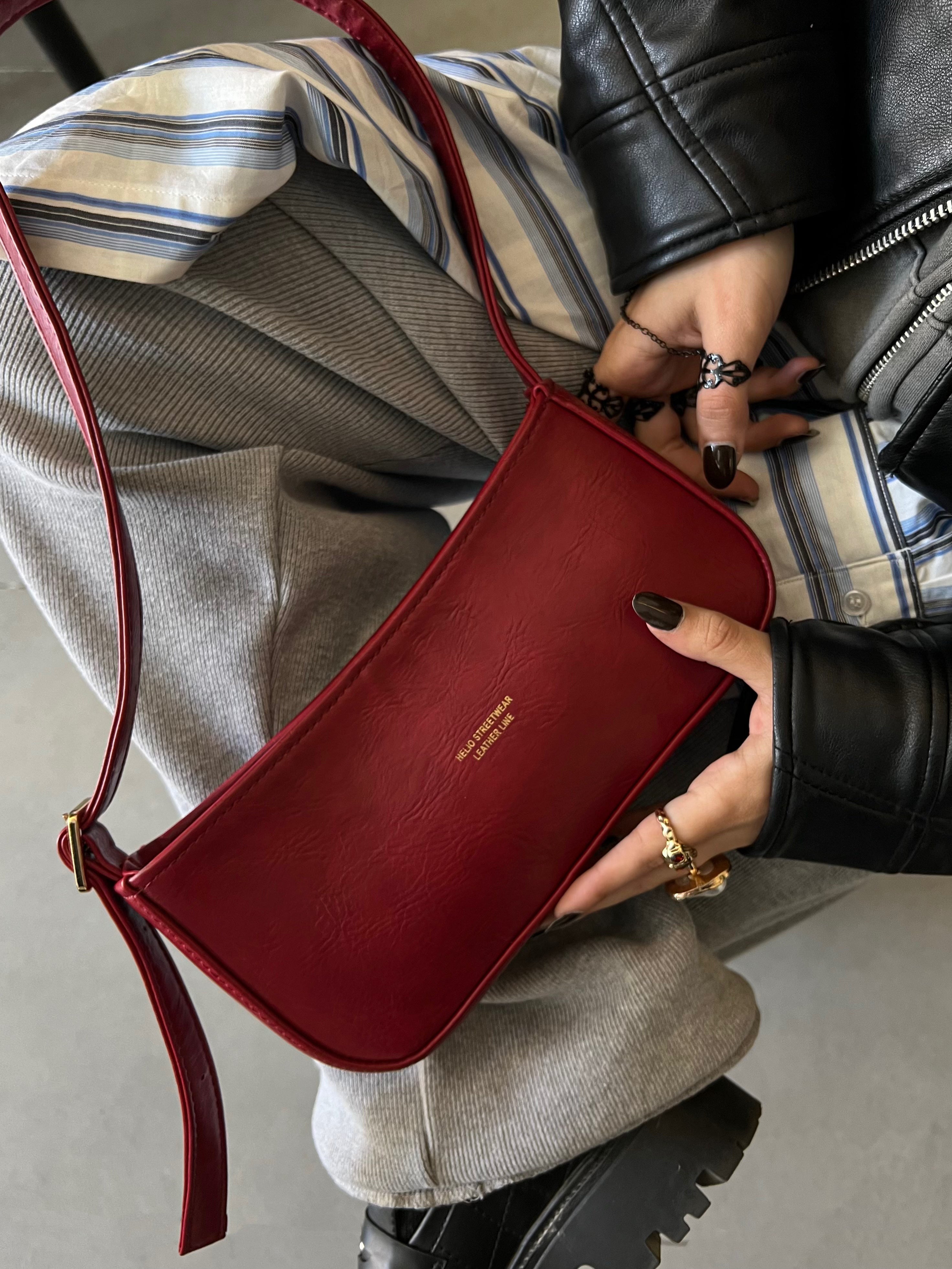 HELIO- TOKEN BAG CHERRY RED