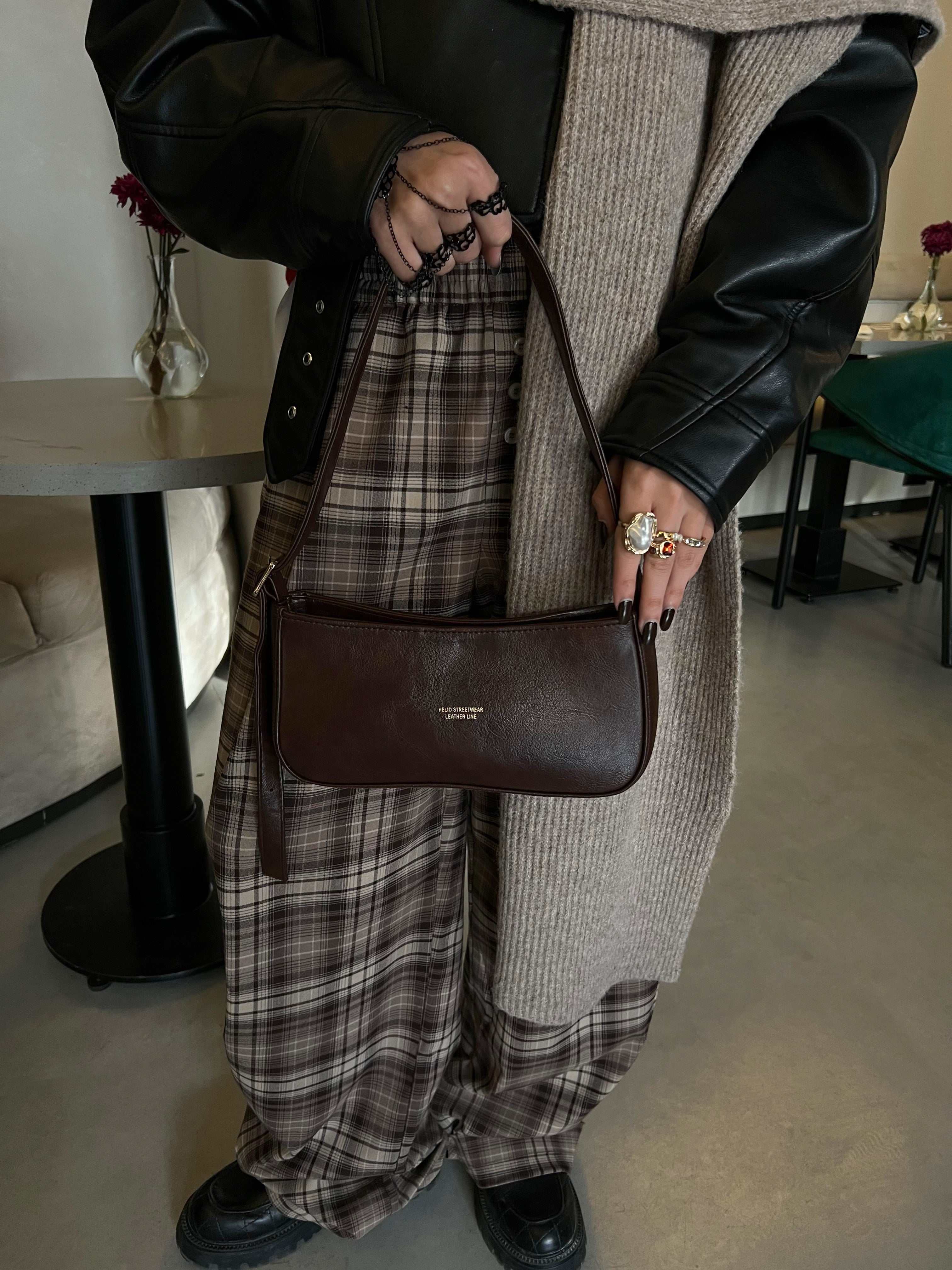 HELIO- TOKEN BAG DARK CHOCOLATE