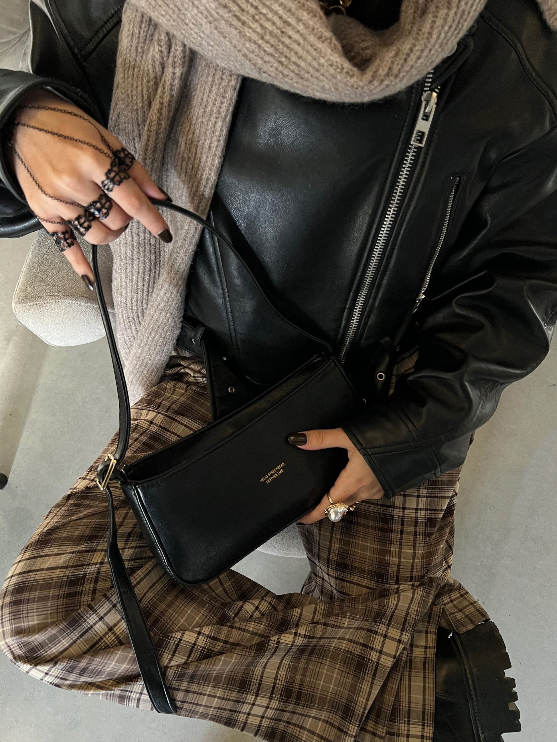 HELIO- TOKEN BAG DIAMOND BLACK