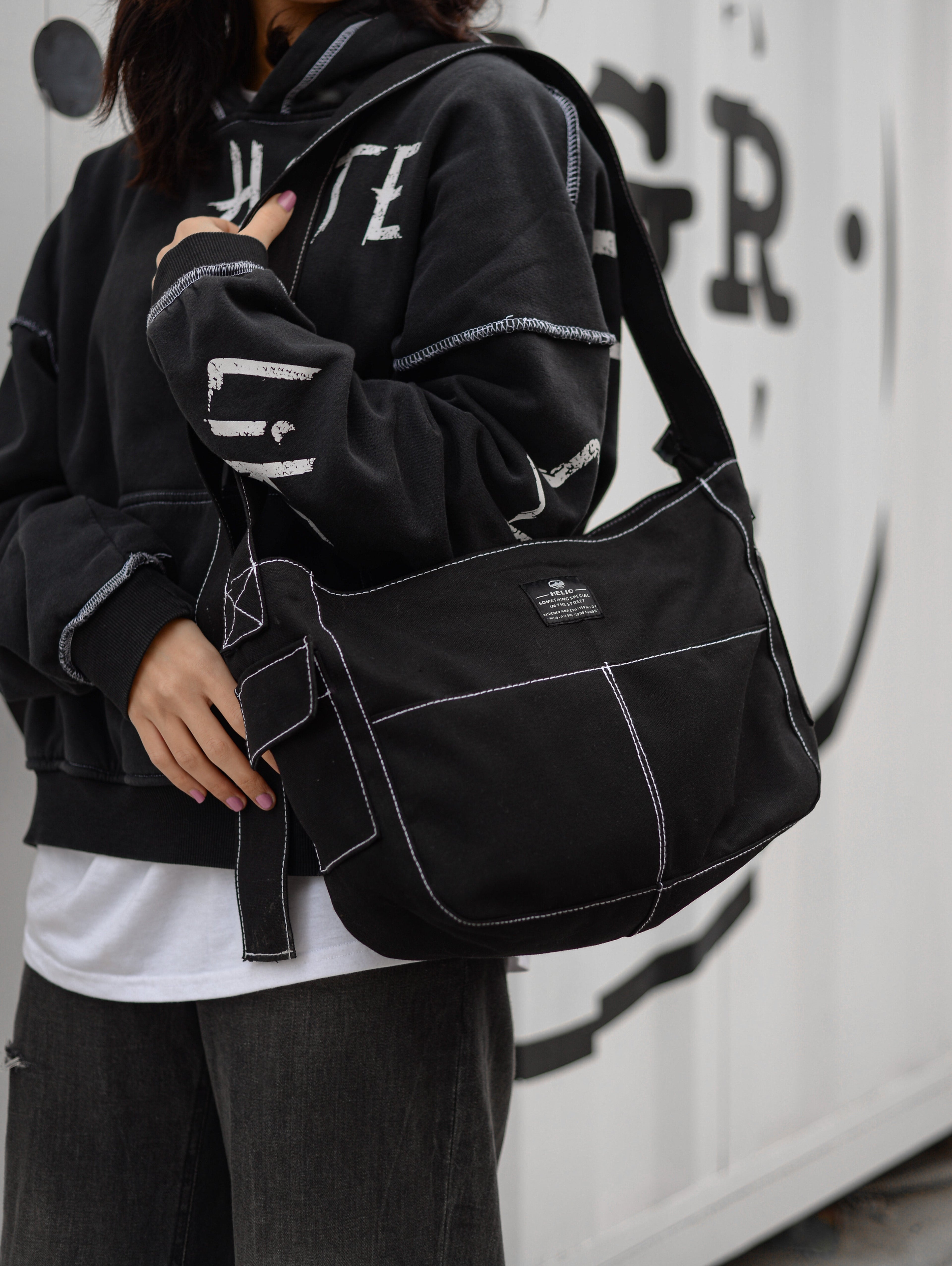 HELIO- HELIO & STITCH BLACK