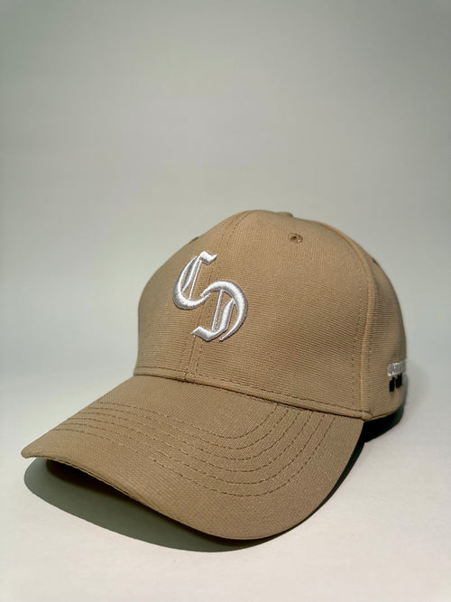 Clover Cult- WhiteOnBeige Cap
