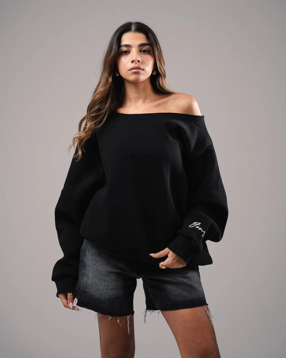YONYO- OFF-SHOULDER Black Sweater