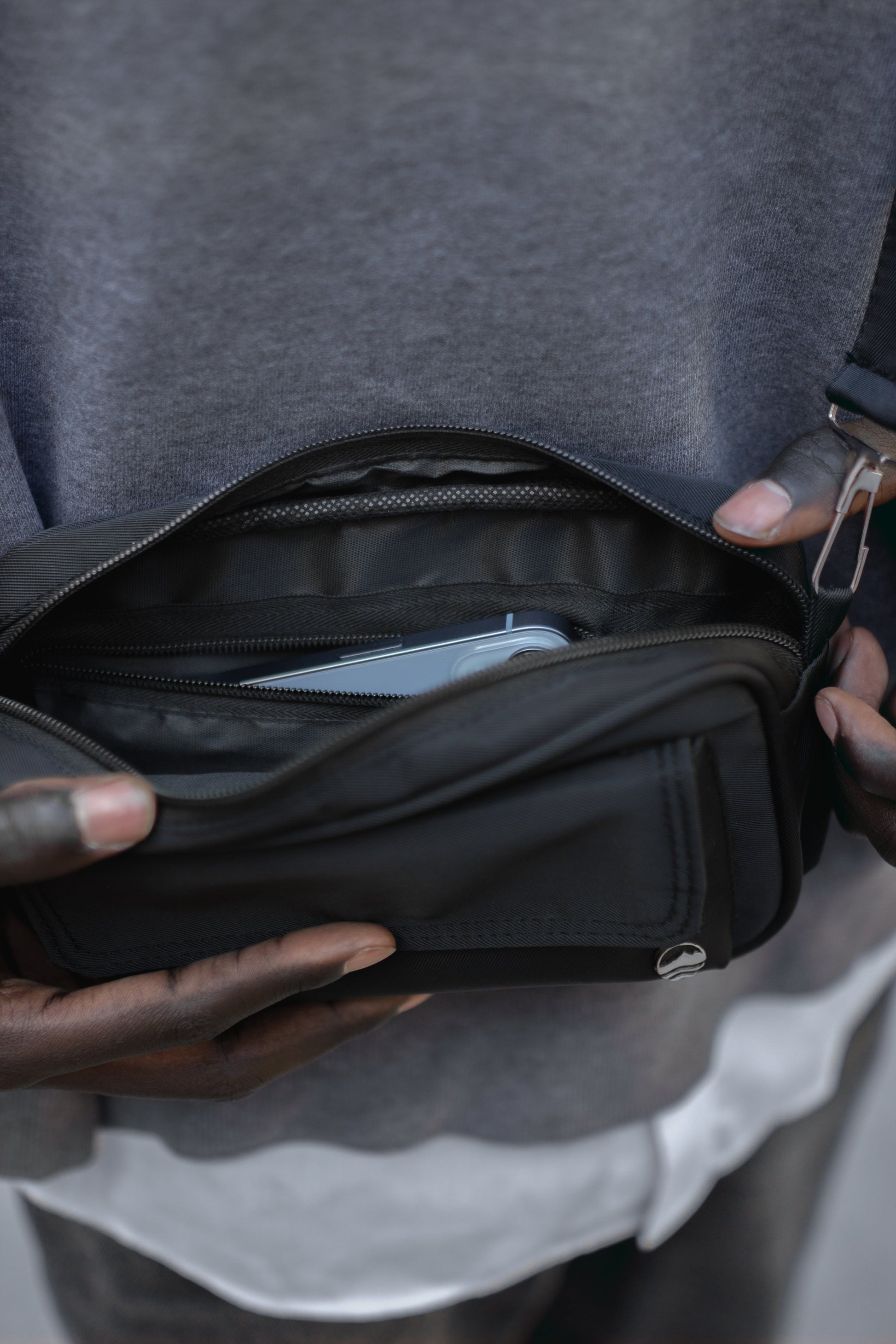 HELIO-GANG BAG BLACK