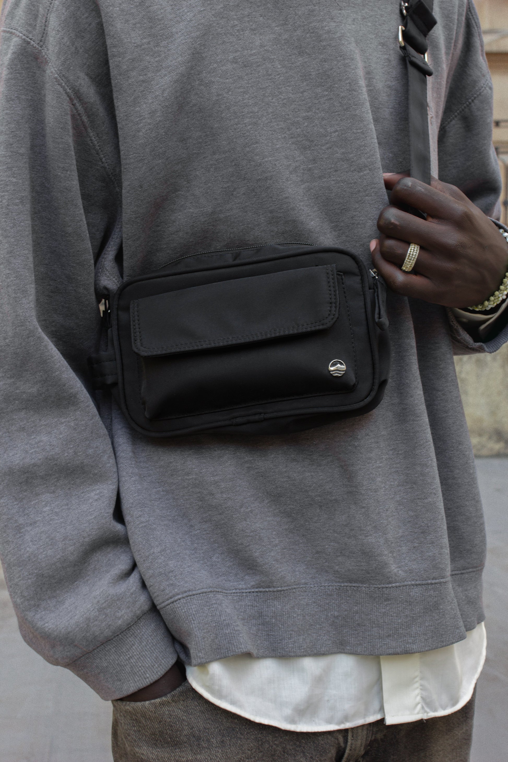 HELIO-GANG BAG BLACK