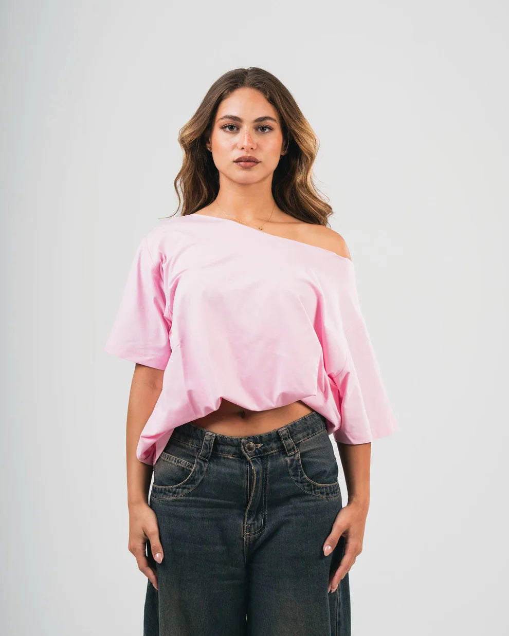 Yonyo- Off-shoulder T-shirt- Pink