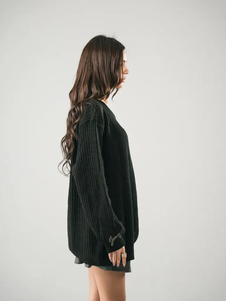 Yonyo- Metal Off-shoulder Sweater